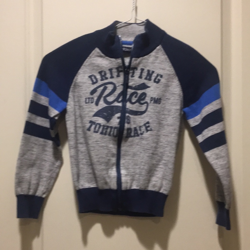 Like New! Primigi Kids zip up graphic sweater jacket long sleeves size 6 yrs